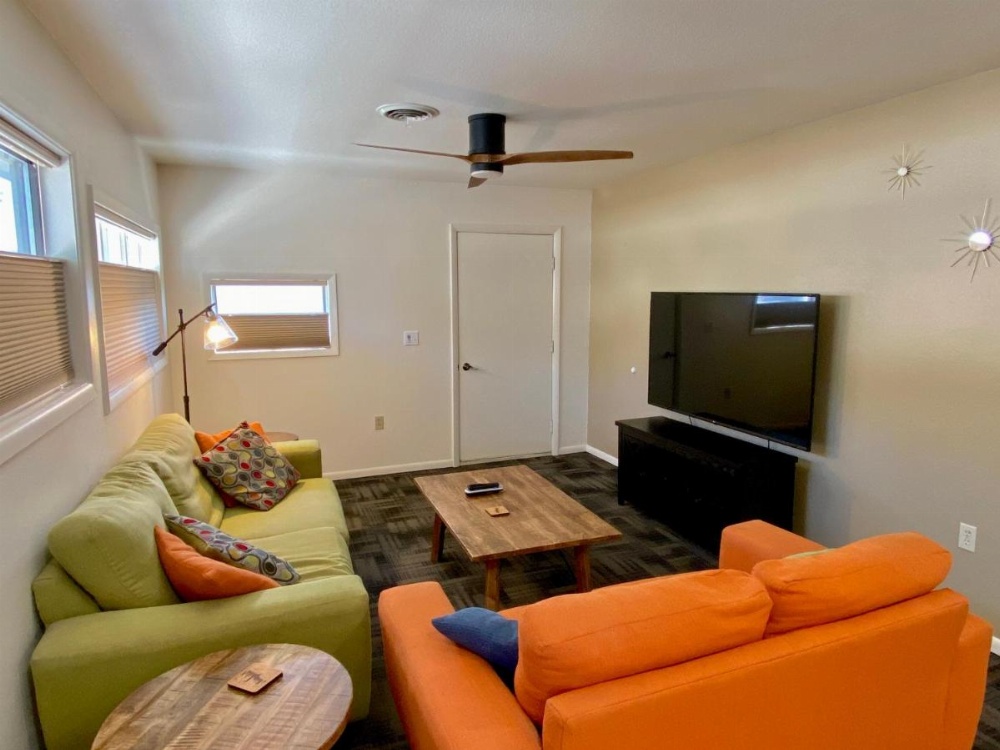 Room image 3