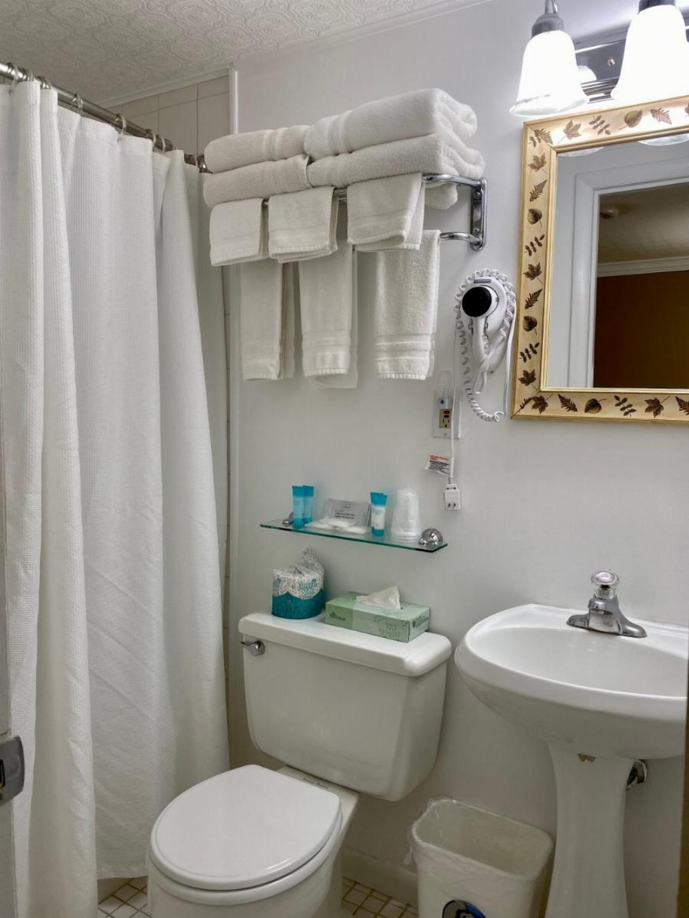 Room image 4